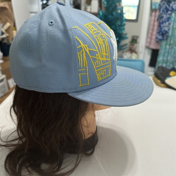 New York Yankees New Era 59FIFTY NYC Skyline Blue Fitted Cap Hat 7 3/8 - Picture 5 of 9